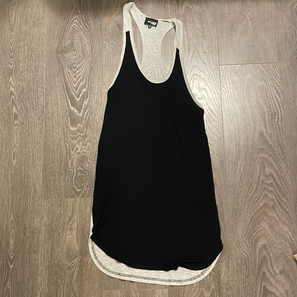 Light dress - Picture 1 of 7